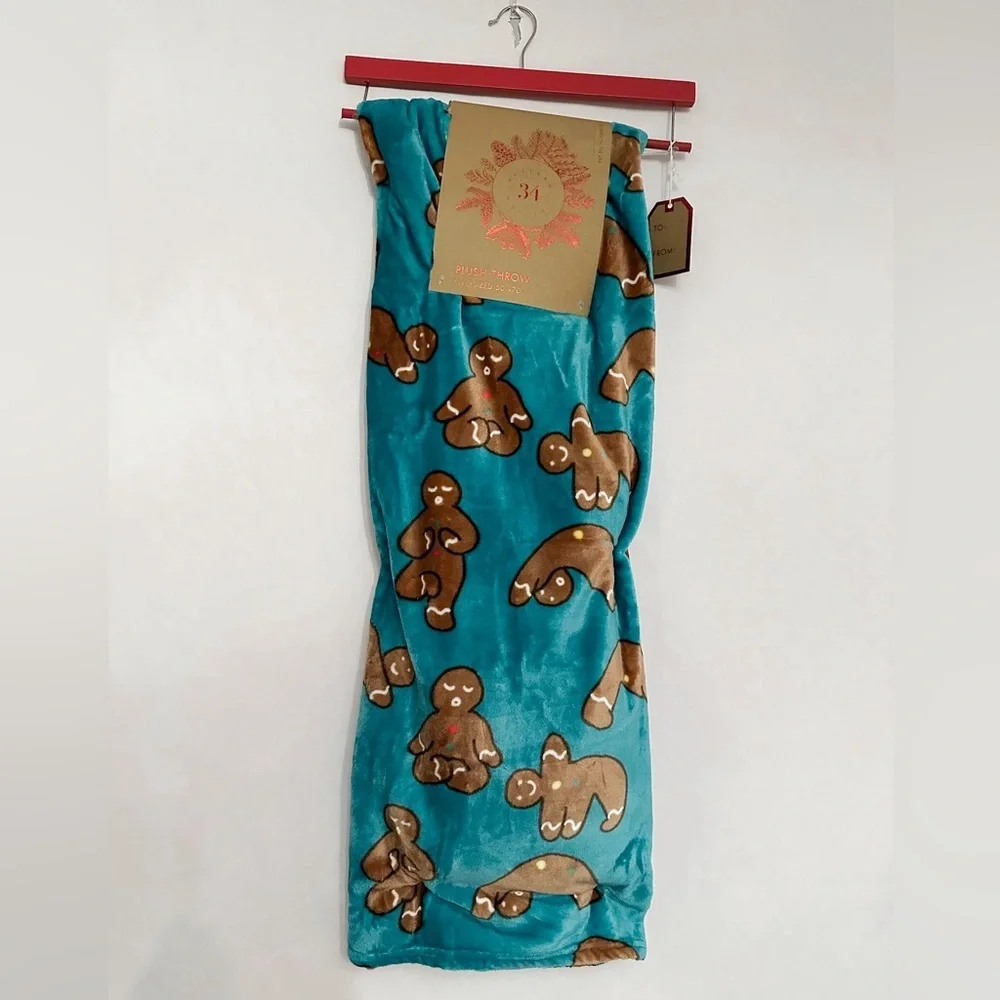 NWT 34 Artisan Gingerbread Man Yoga Plush Throw Blanket Holiday Gift Idea Cozy